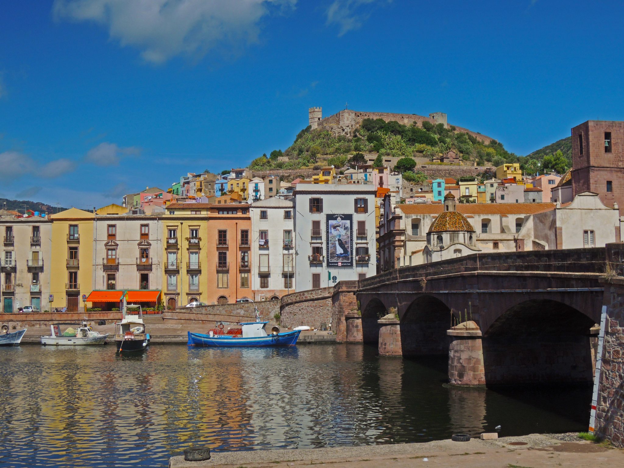 Bosa, guida al più colorato della Sardegna tra mare e tradizioni Bosa, guida al più colorato della Sardegna tra mare e tradizioni